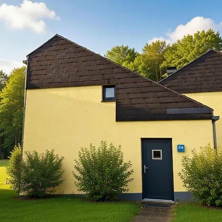 Vakantiehuis Spacious In Hambachtal *