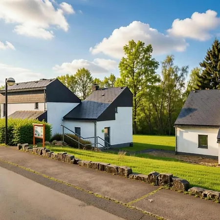 Vakantiehuis Spacious In Hambachtal *