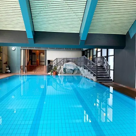 Spacious In Hambachtal *